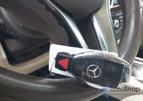 2015 Mercedes-Benz Glk 350 z USA, uszkodzony, nr VIN WDCGG5HB2FG426523